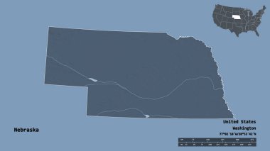 Nebraska 'nın şekli, Birleşik Devletler' in anakara eyaleti, başkenti sağlam bir zemin üzerinde izole edilmiş. Uzaklık ölçeği, bölge önizlemesi ve etiketleri. Renkli yükseklik haritası. 3B görüntüleme