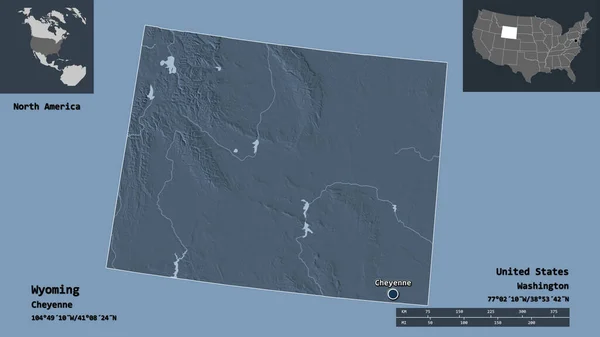 ワイオミング州の形 アメリカ合衆国本土の州 およびその首都 距離スケール プレビューおよびラベル 色の標高マップ 3Dレンダリング — ストック写真
