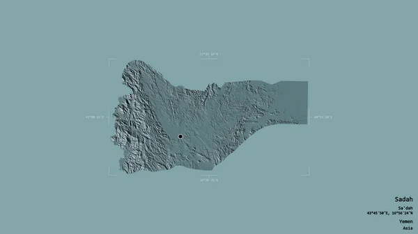 イエメンの州知事サダの地域は 洗練された境界ボックス内の強固な背景に隔離されています ラベル 色の標高マップ 3Dレンダリング — ストック写真