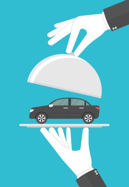 siyah araba ile gümüş servis tepsisi tutan garson