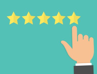 Derecelendirme yıldızlarını işaret eden işaret parmağıyla el