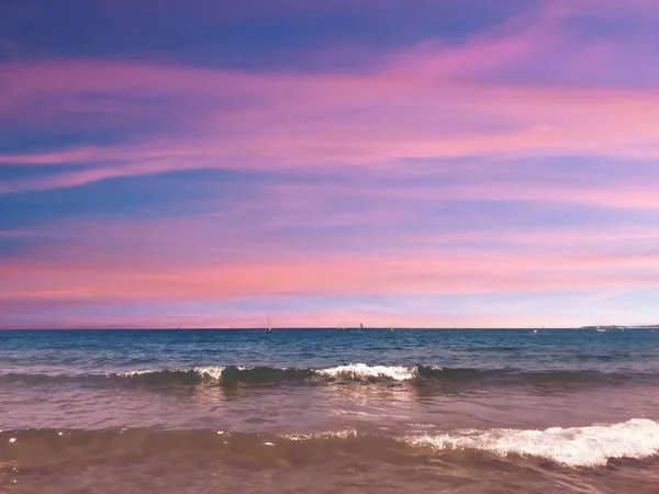 Colorful Sunset Beautiful Sky Clouds Waves — Stock Photo, Image