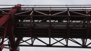 Lizbon, Portekiz 25 Nisan köprüde trafik