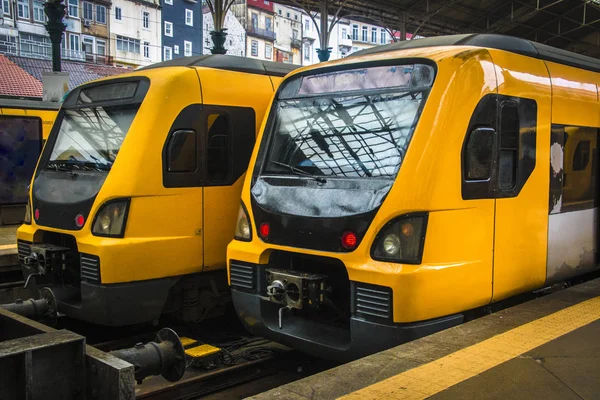 Modern şehir taşımalar. Yolcu treni