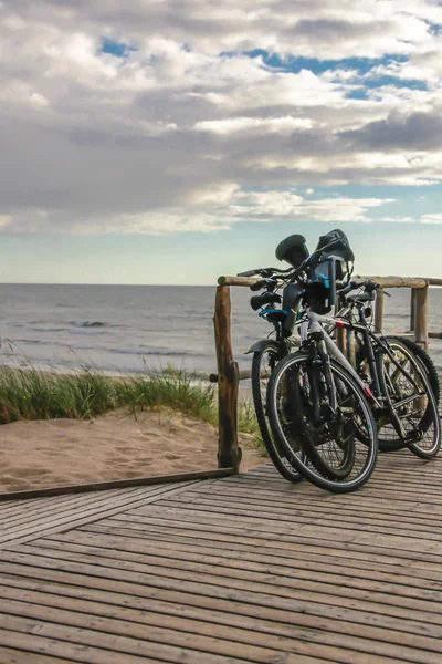 Plaj, sahil, deniz ve Bisiklet Bisiklet