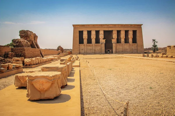 Las Ruinas Del Hermoso Templo Antiguo Dendera Templo Hathor Egipto —  Fotos de Stock