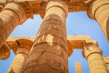 Luksor güzel antik tapınak kalıntıları. Harabeleri, Orta Tapınağı, Amun-Ra.