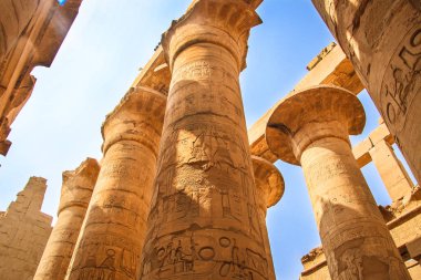Luksor güzel antik tapınak kalıntıları. Harabeleri, Orta Tapınağı, Amun-Ra.