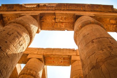 Luksor güzel antik tapınak kalıntıları. Harabeleri, Orta Tapınağı, Amun-Ra.