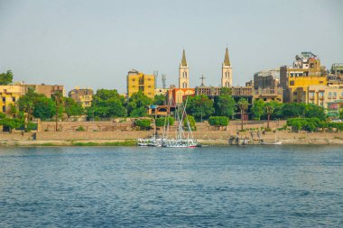 Luksor, Mısır şehri yakınındaki Nil Nehri'nin güzel manzara.