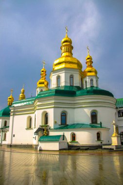 Kiev-Pechersk Lavra Kiev Fransızca tarafından kurulan ilk manastır biridir En önemli Ortodoks türbelerin biri.