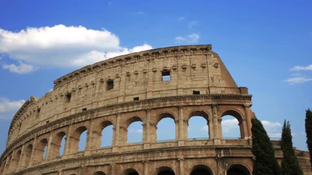 Edifício do Coliseu em Roma de perto — Vídeo de Stock