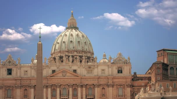 Den magnifika katedralen St. Peter i Vatikanen — Stockvideo