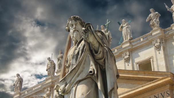 Standbeelden Sieren Prachtige Kathedraal Van Sint Pieter Het Vaticaan — Stockvideo