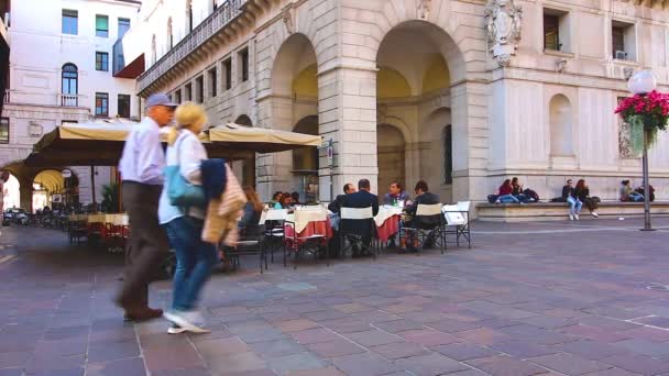 Padua Italien Oktober Turister Och Lokalbefolkning Promenera Genom Gatorna Den — Stockvideo