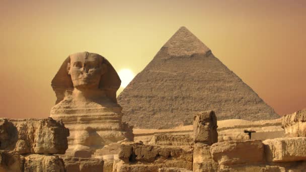 Starověká sfinga a pyramidy, symbol Egypta.