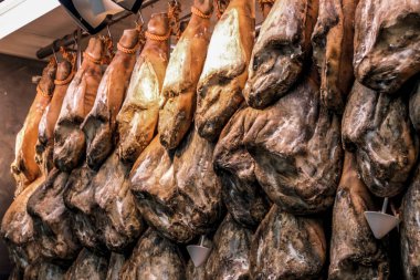 Kurutulmuş domuz ayaklı İspanyolca Jamon counter