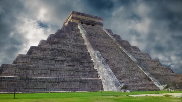 Chichen Itza Maya Meksika Için Tüylü Yılan Piramit — Stok video