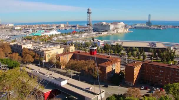 バルセロナ港と赤いケーブルカーモンジュイックからの眺め — ストック動画