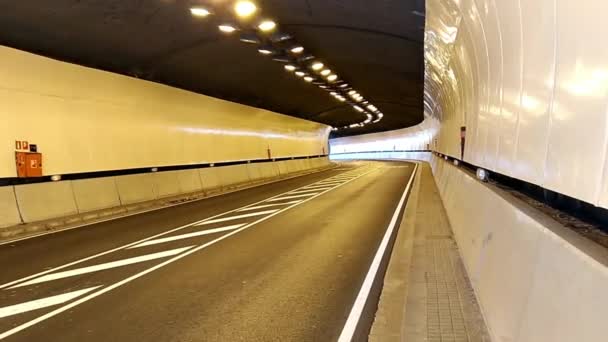 Tunnel Van Moderne Auto Met Goede Verlichting Weg Van Snelweg — Stockvideo