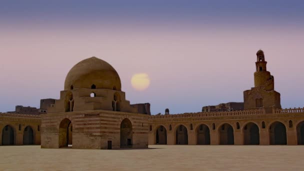 Ibn Tuluns meč se nachází v Káhiře, hlavní město Egypta — Stock video