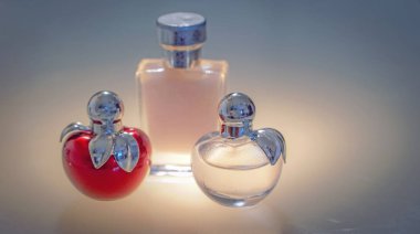 Güzel modern Cam Şişeler için kadın parfüm