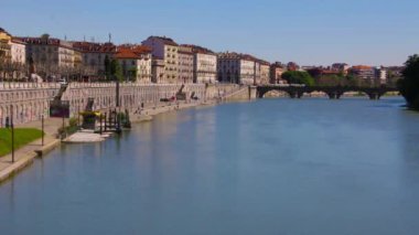 İtalya'nın Torino şehri ve Po Nehri manzarası