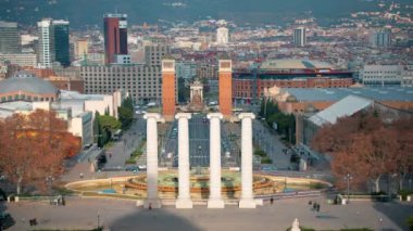 Barselona Plaza de Espana şehir trafiği, timelapse.