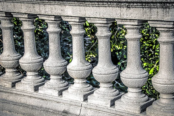 Architecture and details. semi-circular balcony stone balustrade. — Stock Photo, Image