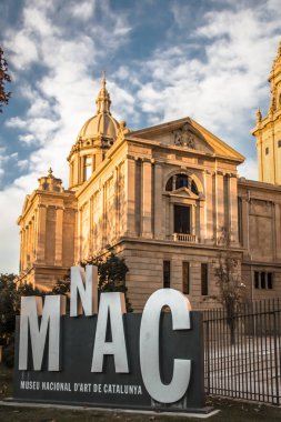 Barselona Plaza Espanya üzerinde Katalan sanat MNAC Ulusal Müzesi.