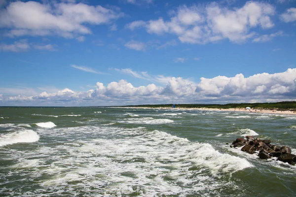 Połąga, wybrzeże Morza Bałtyckiego. Piaszczyste wybrzeże Morza Bałtyckiego. — Zdjęcie stockowe