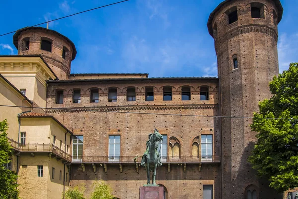 Composições esculturais perto do Palazzo Madama em Turim, Itália — Fotografia de Stock