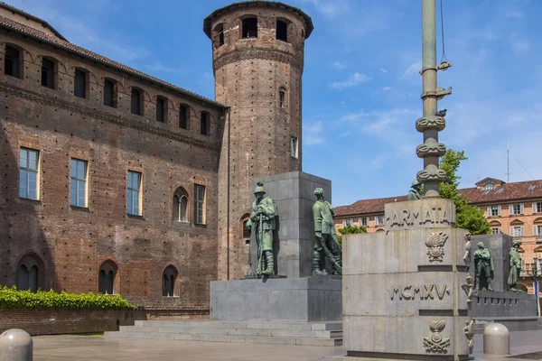 Composizioni scultoree vicino a Palazzo Madama a Torino — Foto Stock