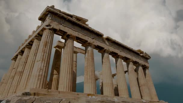 Парфенон, древнегреческий искушение, расположенный на афинских Акрополисах — стоковое видео