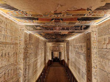 KV9, Kings 'Valley No. 9, Memnon 'un mezarı, 20. hanedanlıktan firavunların mezarı Ramses V ve Ramses VI.