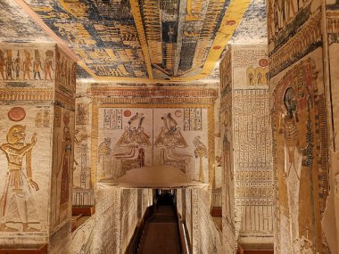 KV9, Kings 'Valley No. 9, Memnon 'un mezarı, 20. hanedanlıktan firavunların mezarı Ramses V ve Ramses VI.