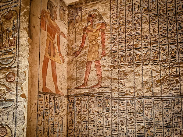 KV9, Kings 'Valley No. 9, Memnon 'un mezarı, 20. hanedanlıktan firavunların mezarı Ramses V ve Ramses VI.