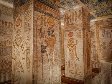 KV9, Kings 'Valley No. 9, Memnon 'un mezarı, 20. hanedanlıktan firavunların mezarı Ramses V ve Ramses VI.