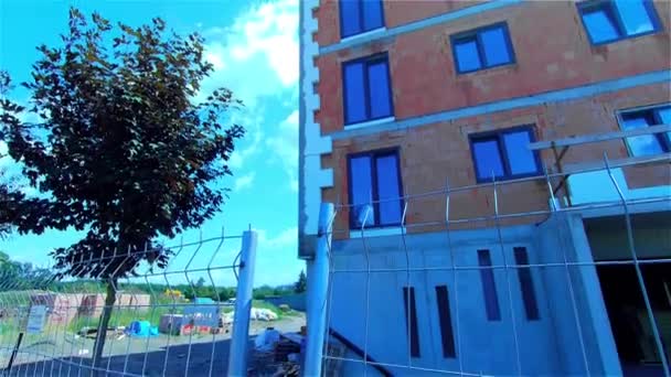 Construcción Casa Del Apartamento Pequeño Complejo Residencial — Vídeos de Stock