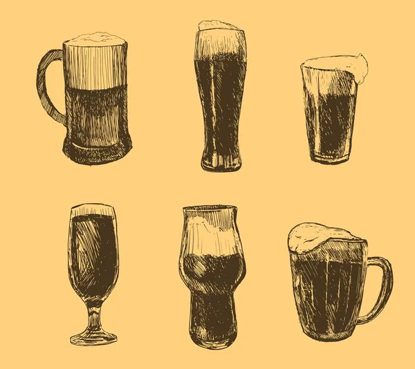 Conjunto Vetorial Copos Cerveja Canecas Tinta Estilo Desenhado Mão Isolado — Vetor de Stock