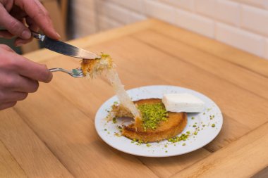 Künefe, Hatay gelen geleneksel Türk tatlı. 