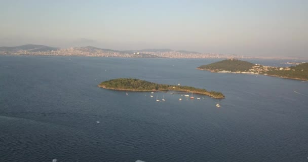 Vista Aérea Burgazada Más Pequeña Las Islas Del Príncipe Burgaz — Vídeo de stock