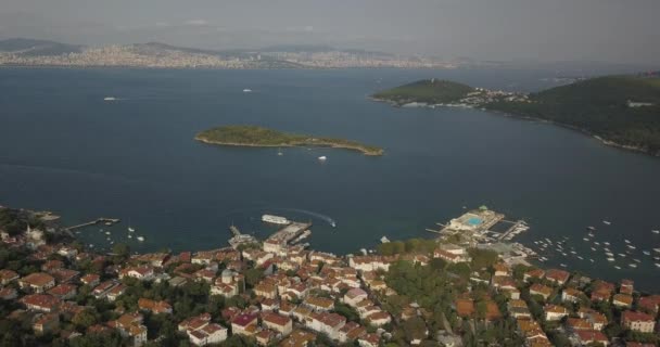 Vista Aérea Burgazada Menor Das Ilhas Príncipe Burgaz Ada Istambul — Vídeo de Stock