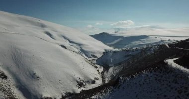 Göl Cildir, Ardahan, havadan görünümü sırasında kış, kar