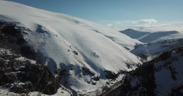 雪の間に湖 Cildir アルダハン 上空からの眺め — ストック動画