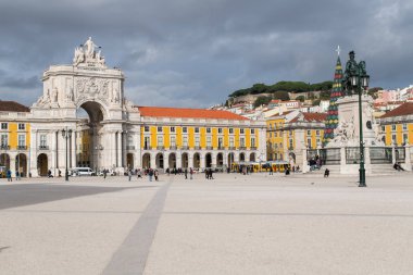 Main Square Lizbon, Praça Comercio yap