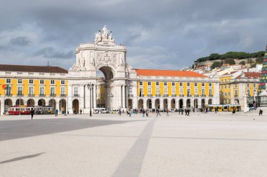Main Square Lizbon, Praça Comercio yap