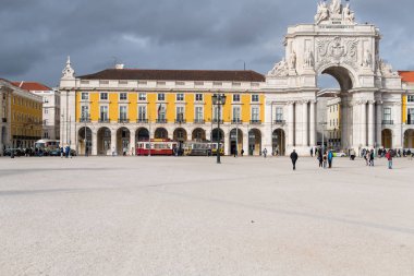 Main Square Lizbon, Praça Comercio yap