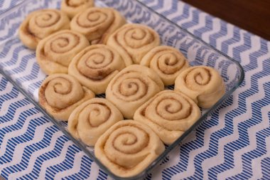 homemeda tarçın rulo, pişirmeye hazır