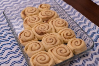 homemeda tarçın rulo, pişirmeye hazır